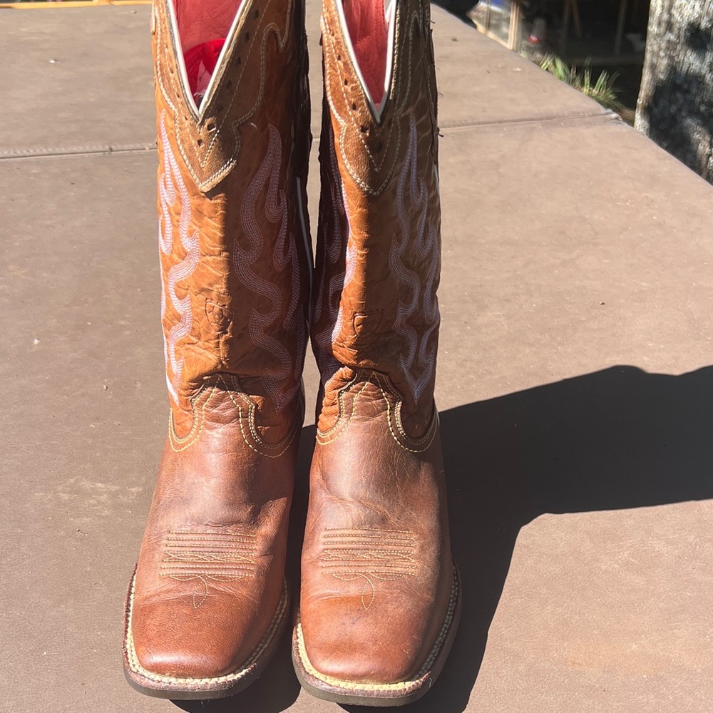 Brown Western  Ariat Cowgirl  Boots - Picture 2 of 14